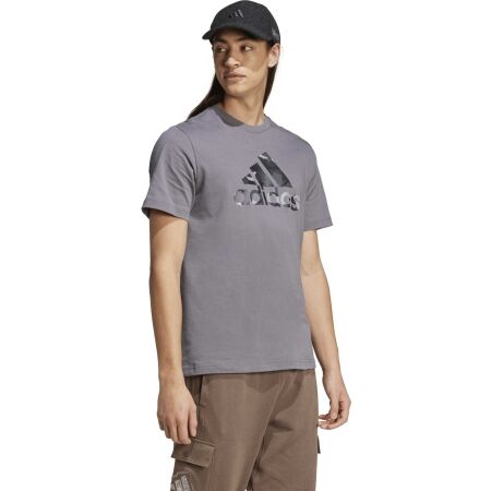 Pánské tričko - adidas CAMO BADGE OF SPORT TEE - 5